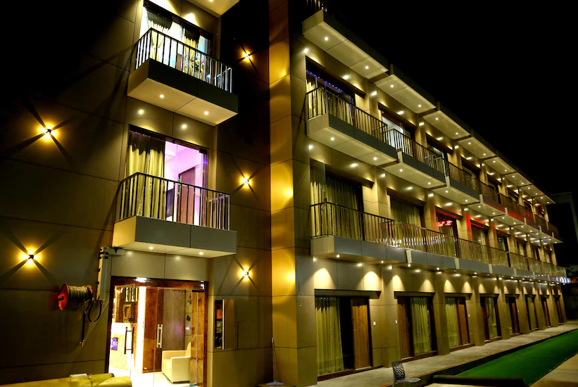 Hotel Maya Palace,Near Mount Abu Bus Stand,3 star