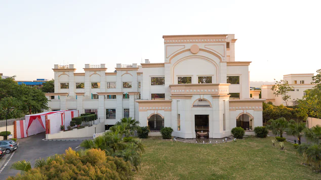 the competent palace dehradun