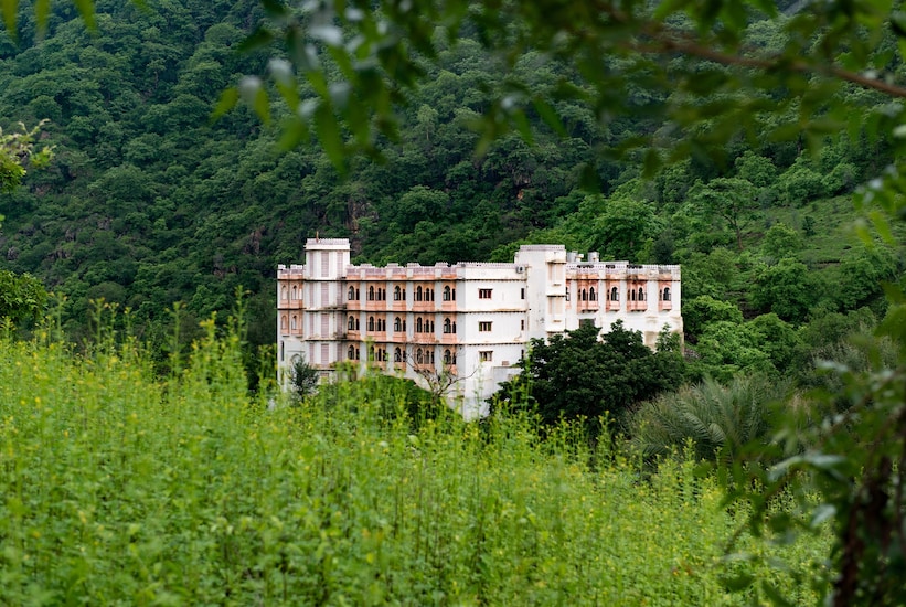 Aaram Baagh By Pachar Group, Udaipur,Udaipur-Ahmedabad Highway,4 star