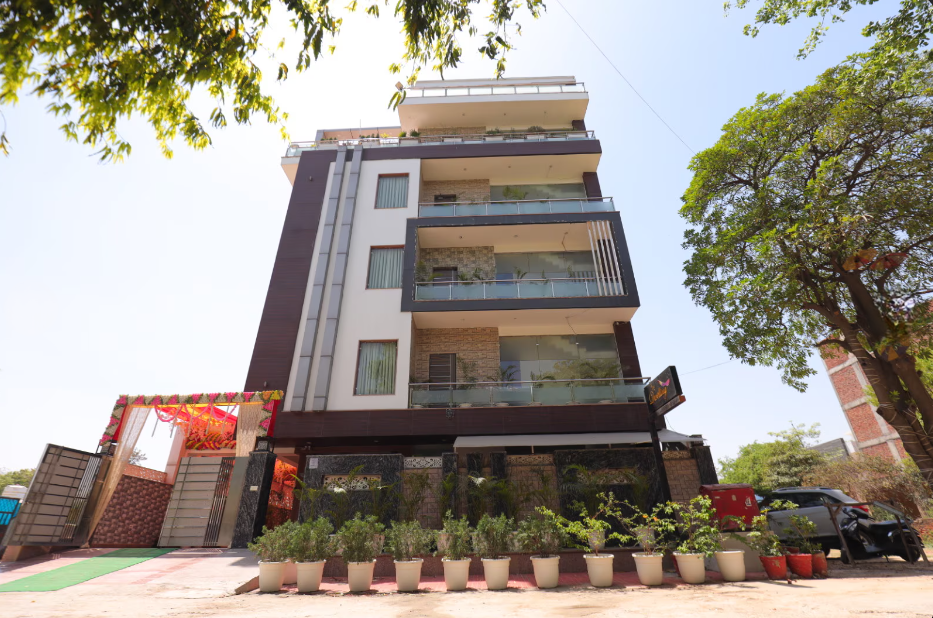 Dwelling Residency,Pari Chowk,3 star