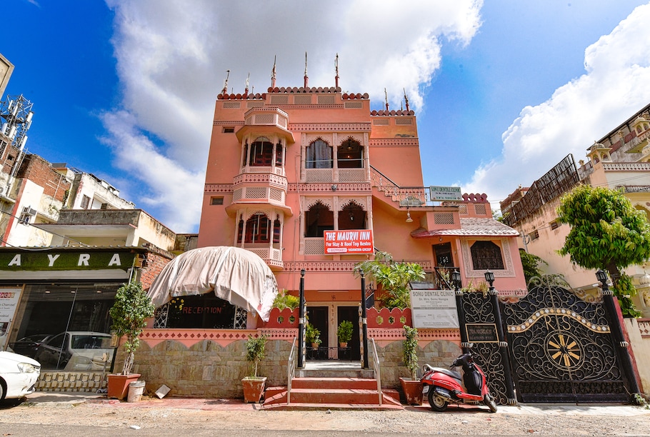 The Maurvi Inn,Bani Park,3 star