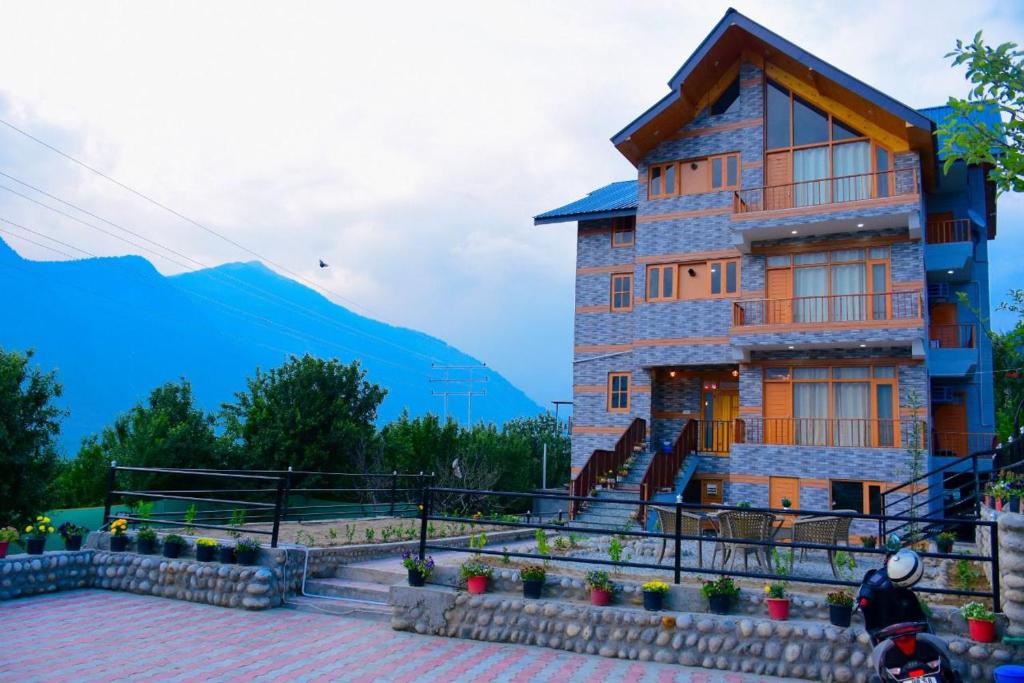 The Royal Woods By Aaroham Manali,Naggar,3 star