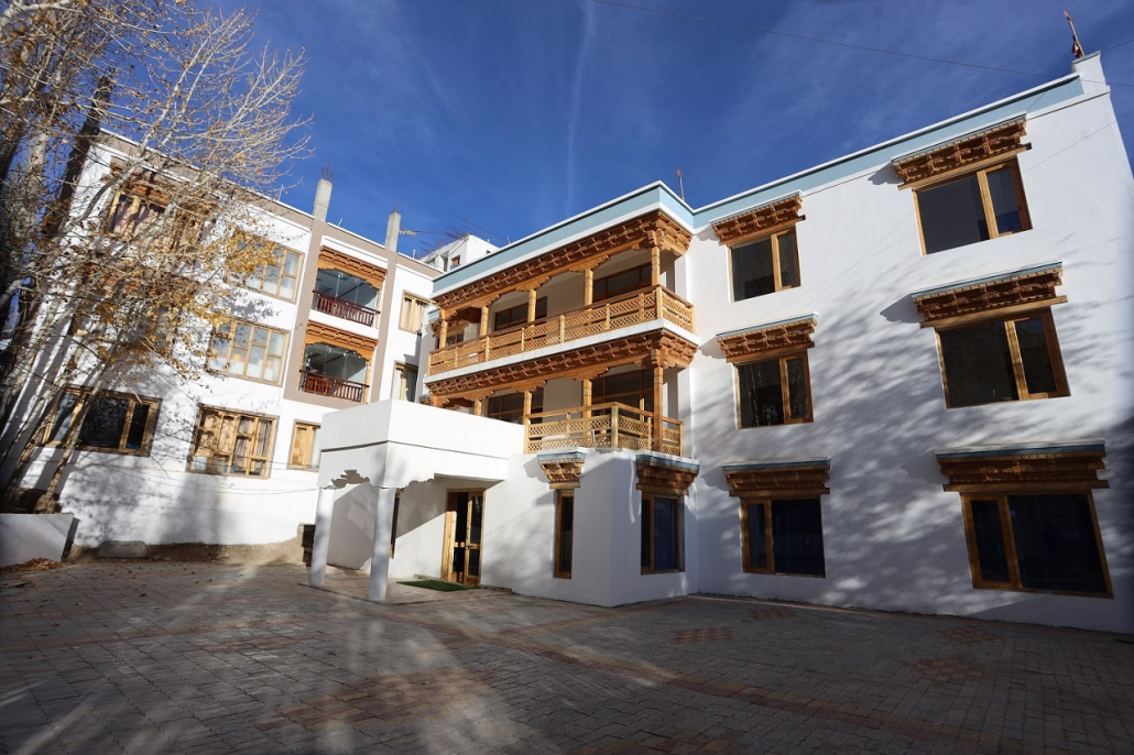 Hotel Lg Ladakh,Changspa Road,3 star