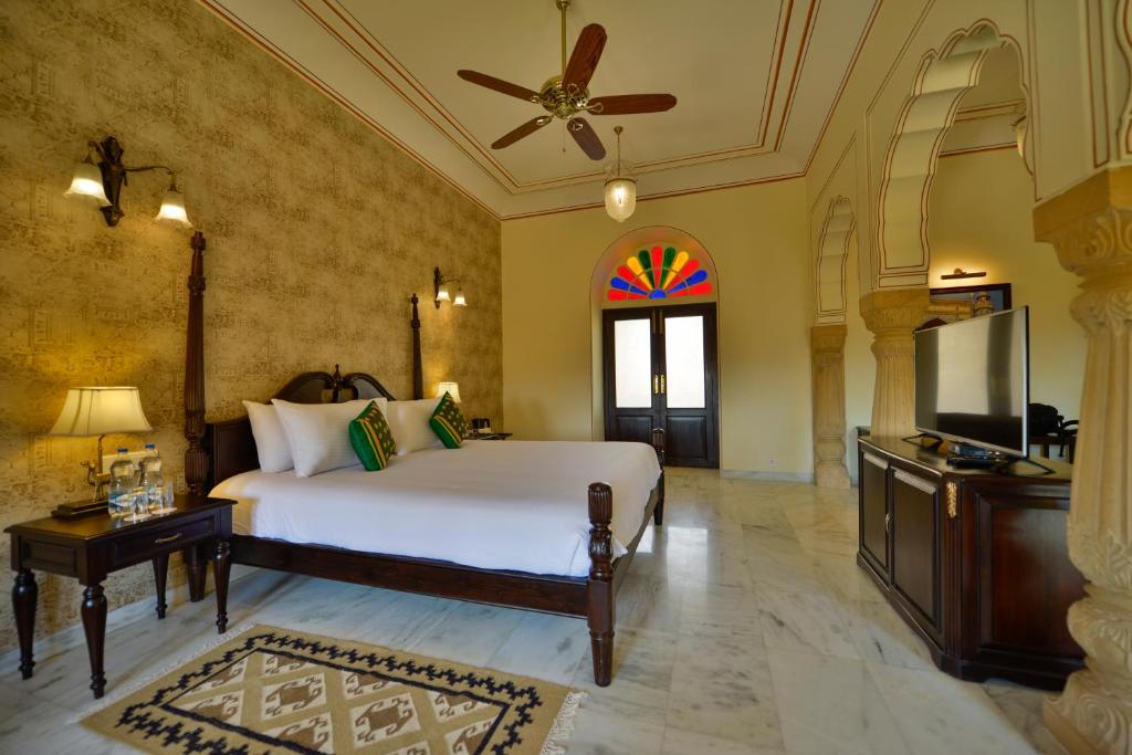 room-image