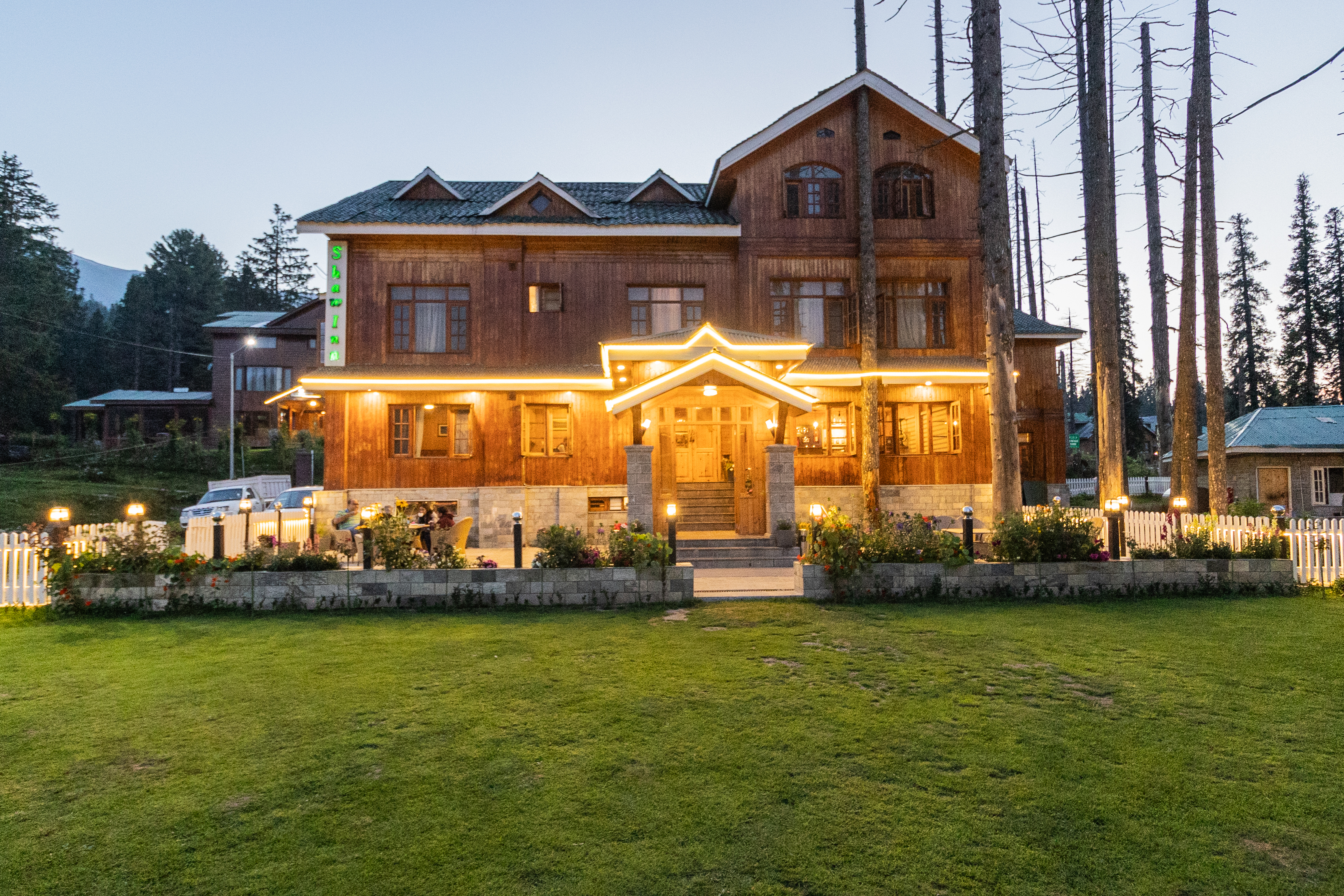 Shaw Inn By Stay Pattern,Near Main Gulmarg Market,4 star
