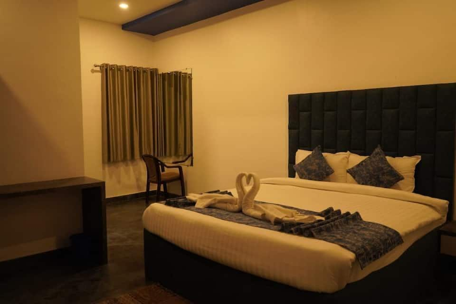 Orange Eye Resort,Deopuri,3 star