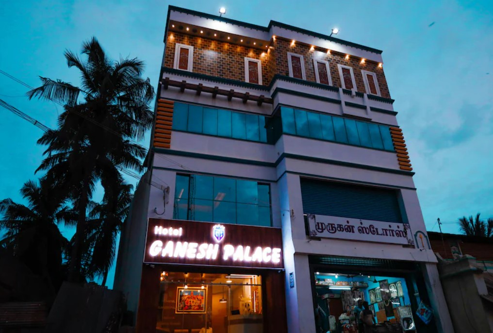 hotel ganesh palace