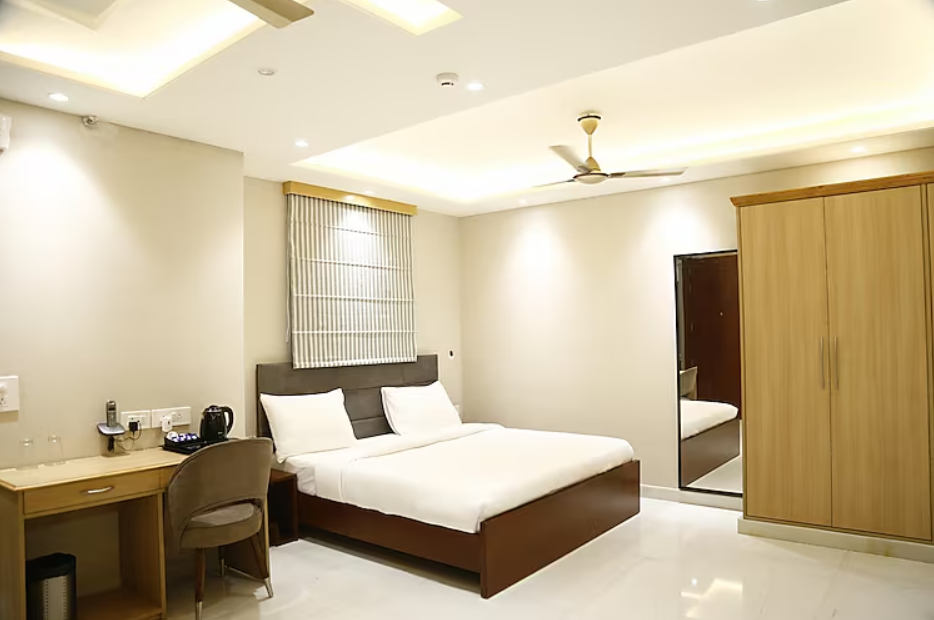 Hotel Jaiminis Landmark,Dwarka,3 star