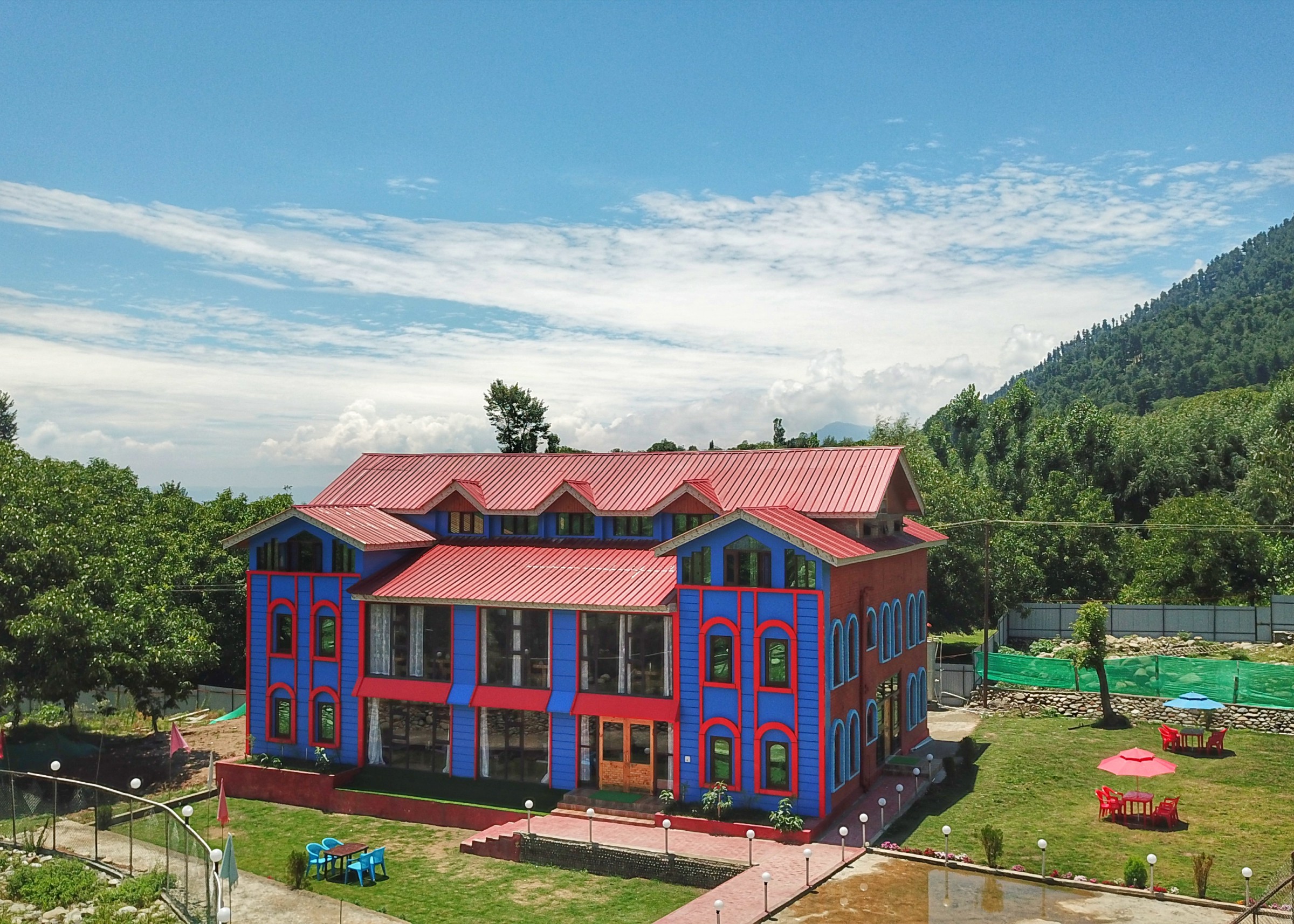 The Loyal Residency,Dehwatoo, Pahalgam, Anantnag Jammu And Kashmir 192126,3 star
