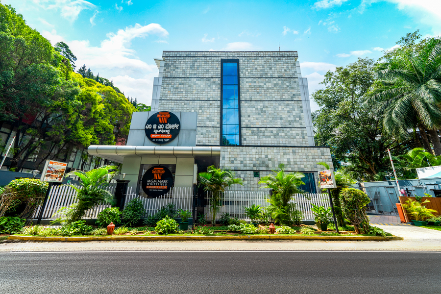 MGM Mark Whitefield,Whitefield,3 star