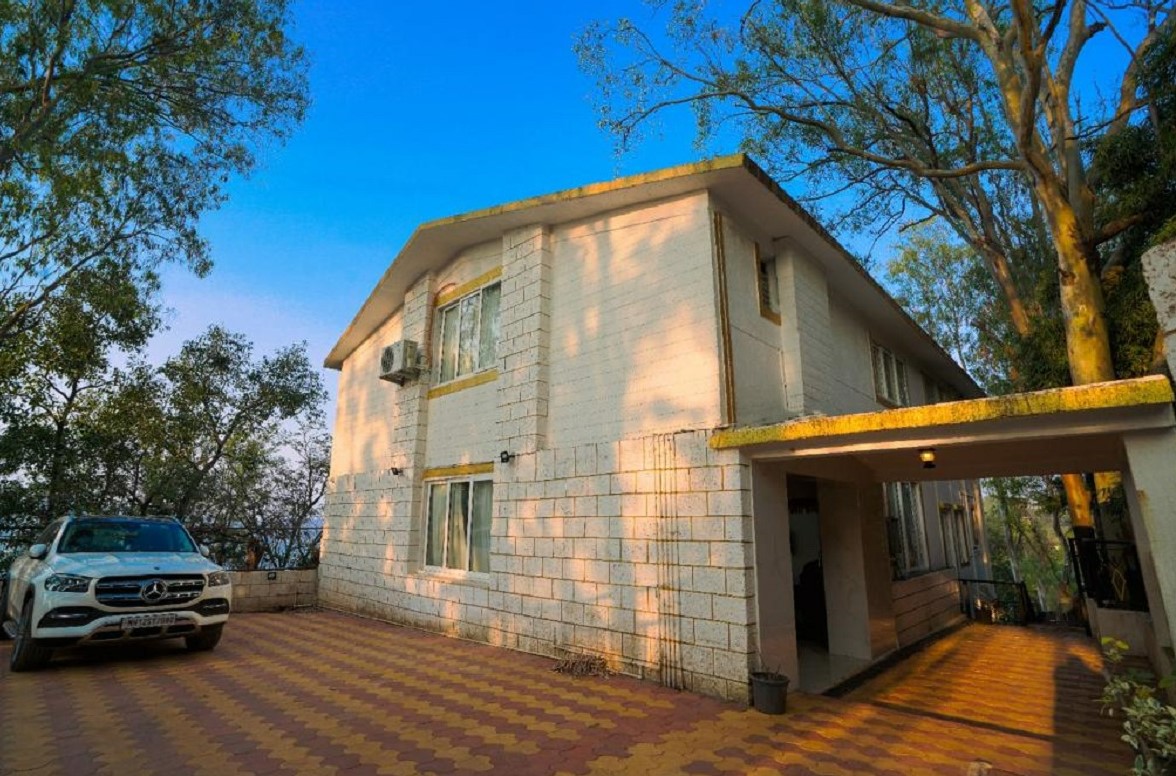 Aryan River Villa