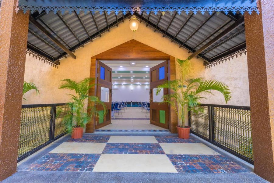 Sterling Padam Pench,Turia Gate,4 star