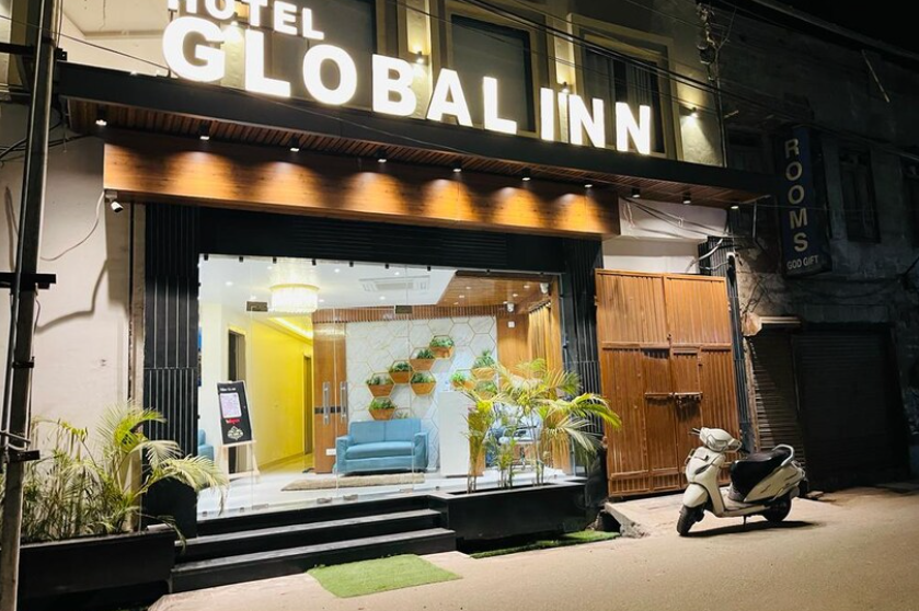 Hotel Global Inn,Near Golden Temple,3 star