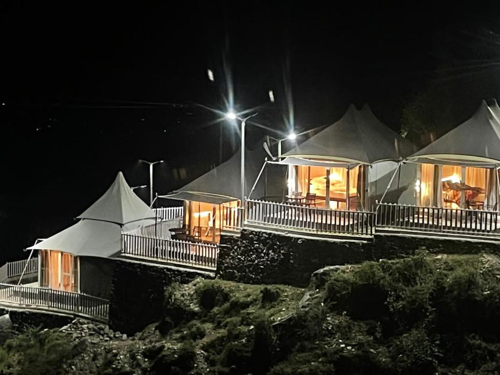 Nature Waterfall Resort,Kangra>>Bir,1 star