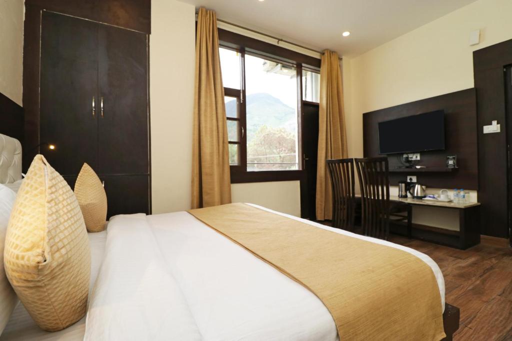 room-image