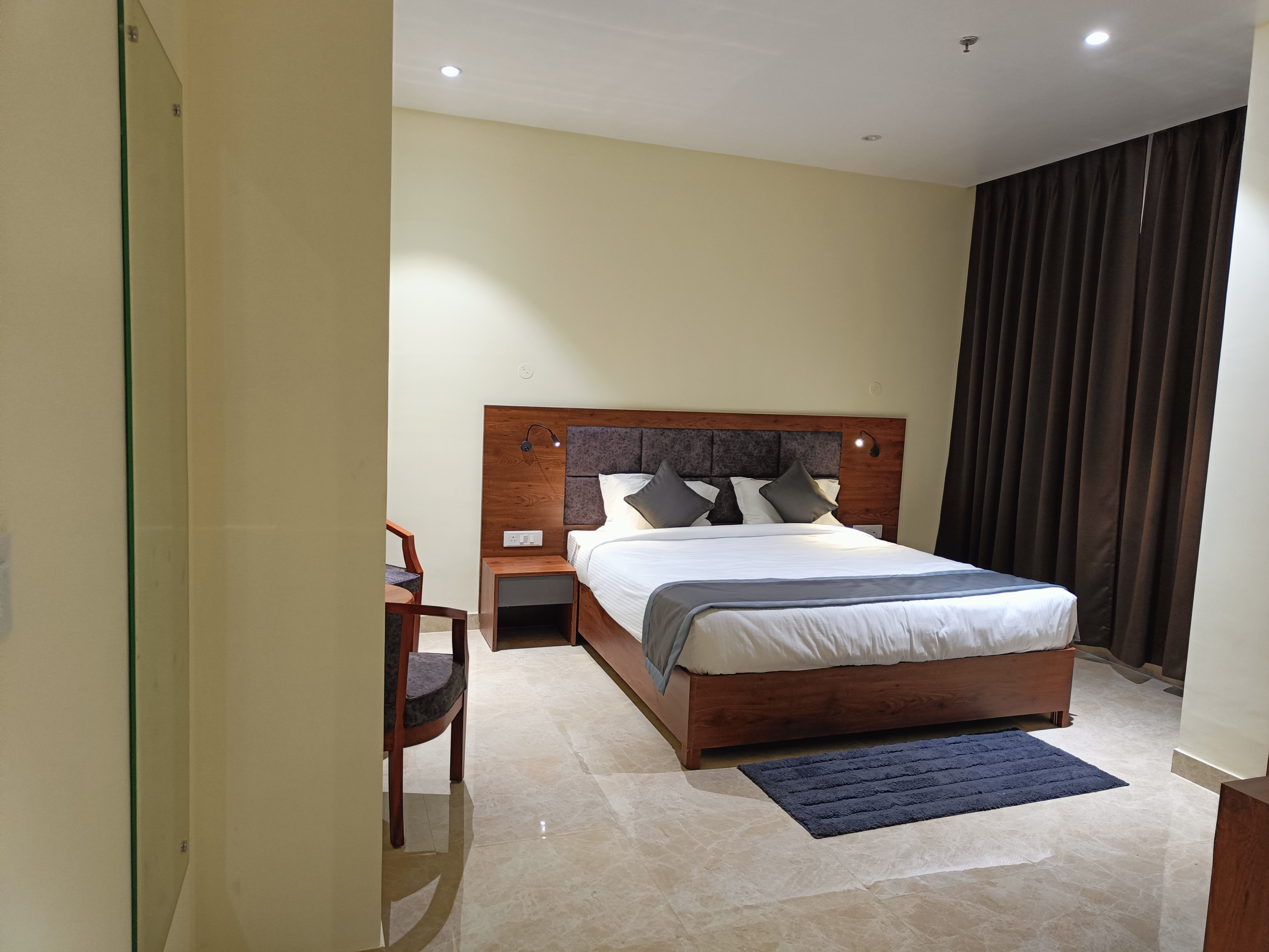 Hotel Golden Orchid,A.T. Road, Naliapool, Dibrugarh, Assam 786001,3 star