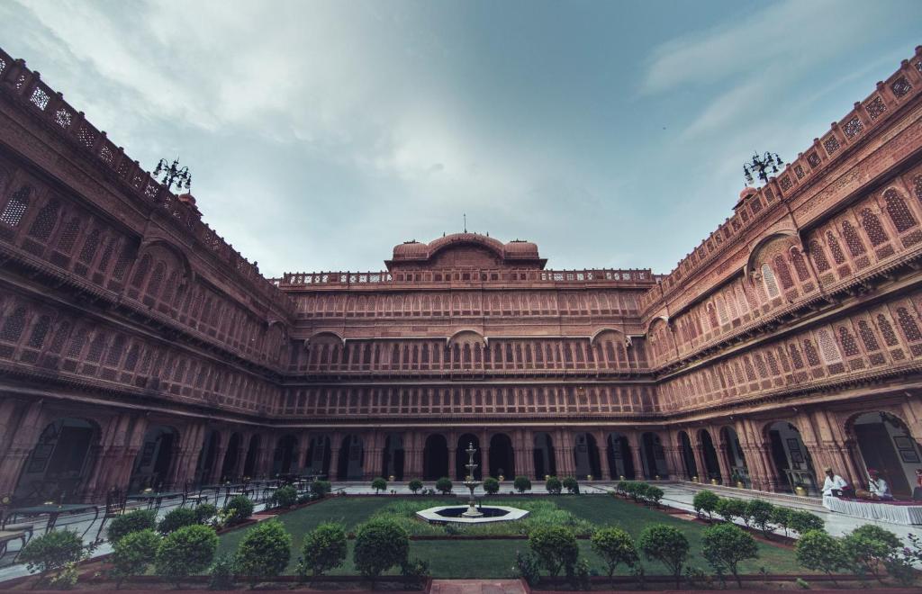 the laxmi niwas palace
