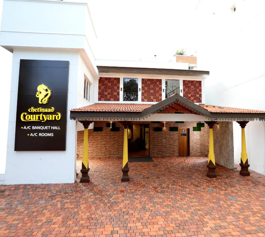 Chetinaad Courtyard Gandhipuram By Centre Park