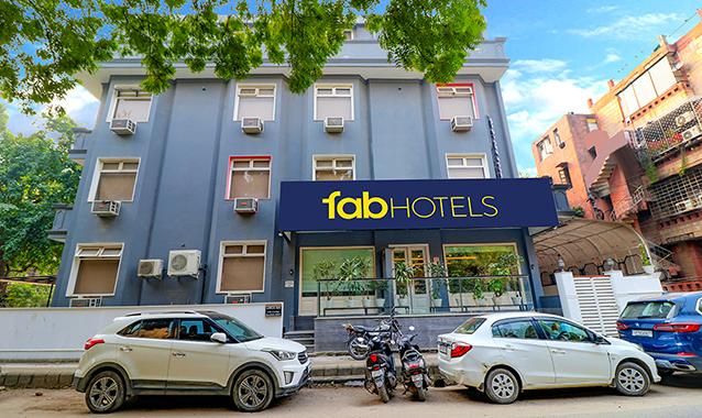 Fabhotel Lord Inn