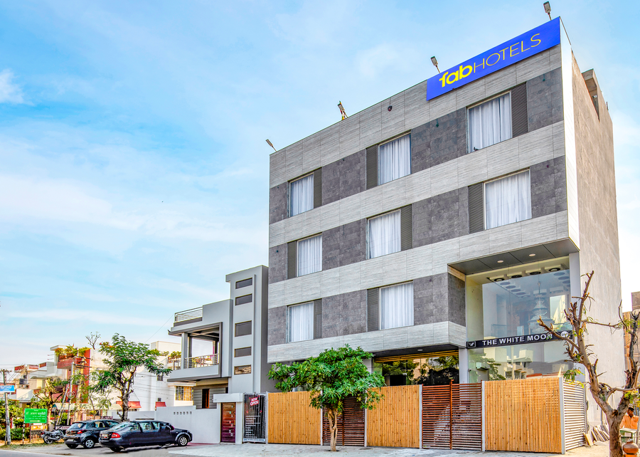 Fabhotel The White Moon,Shyam Nagar,3 star