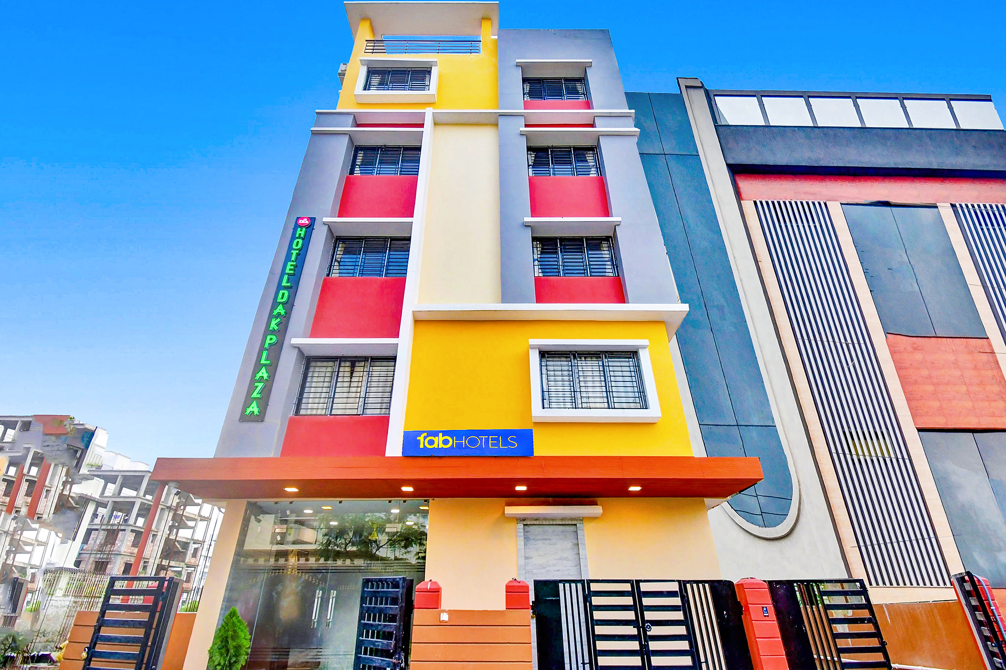 Fabhotel Dak Plaza