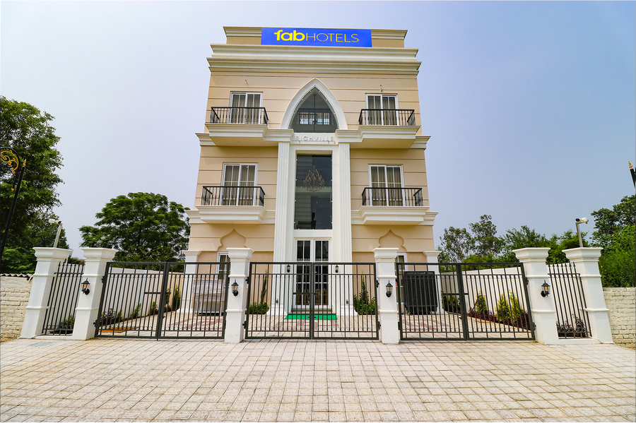 Fabhotel K9 Villa,PAKHOWAL ROAD,3 star
