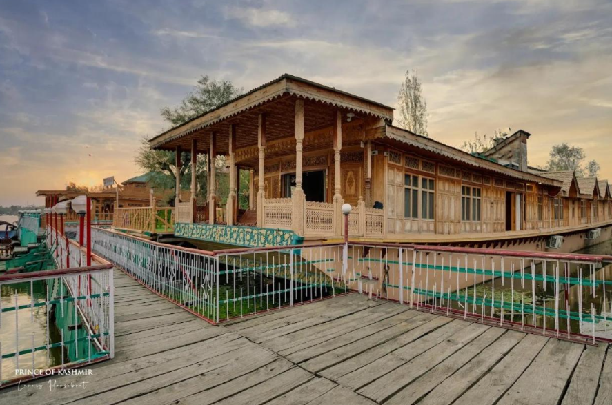 Prince Of Kashmir Luxury Houseboat