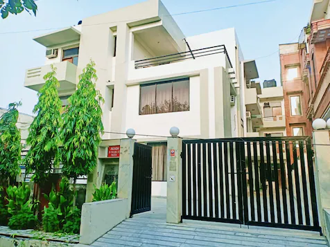 Hotel Akash Palace,Sector 52 Noida,3 star
