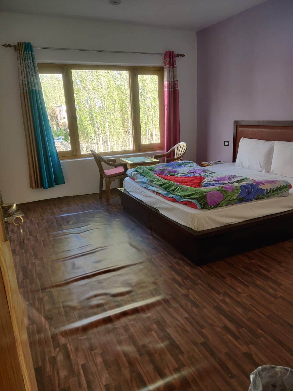 room-image
