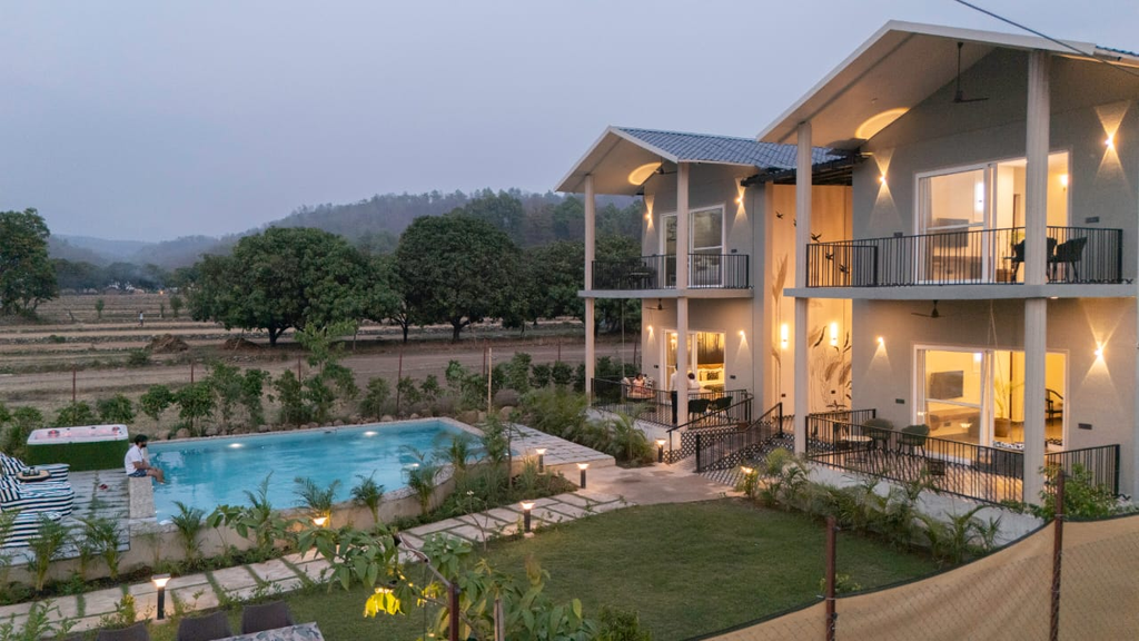 Srina Vilas Corbett,,3 star