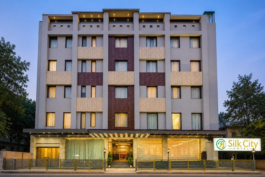 Hotel Silk City,Varanasi Cantonment,3 star