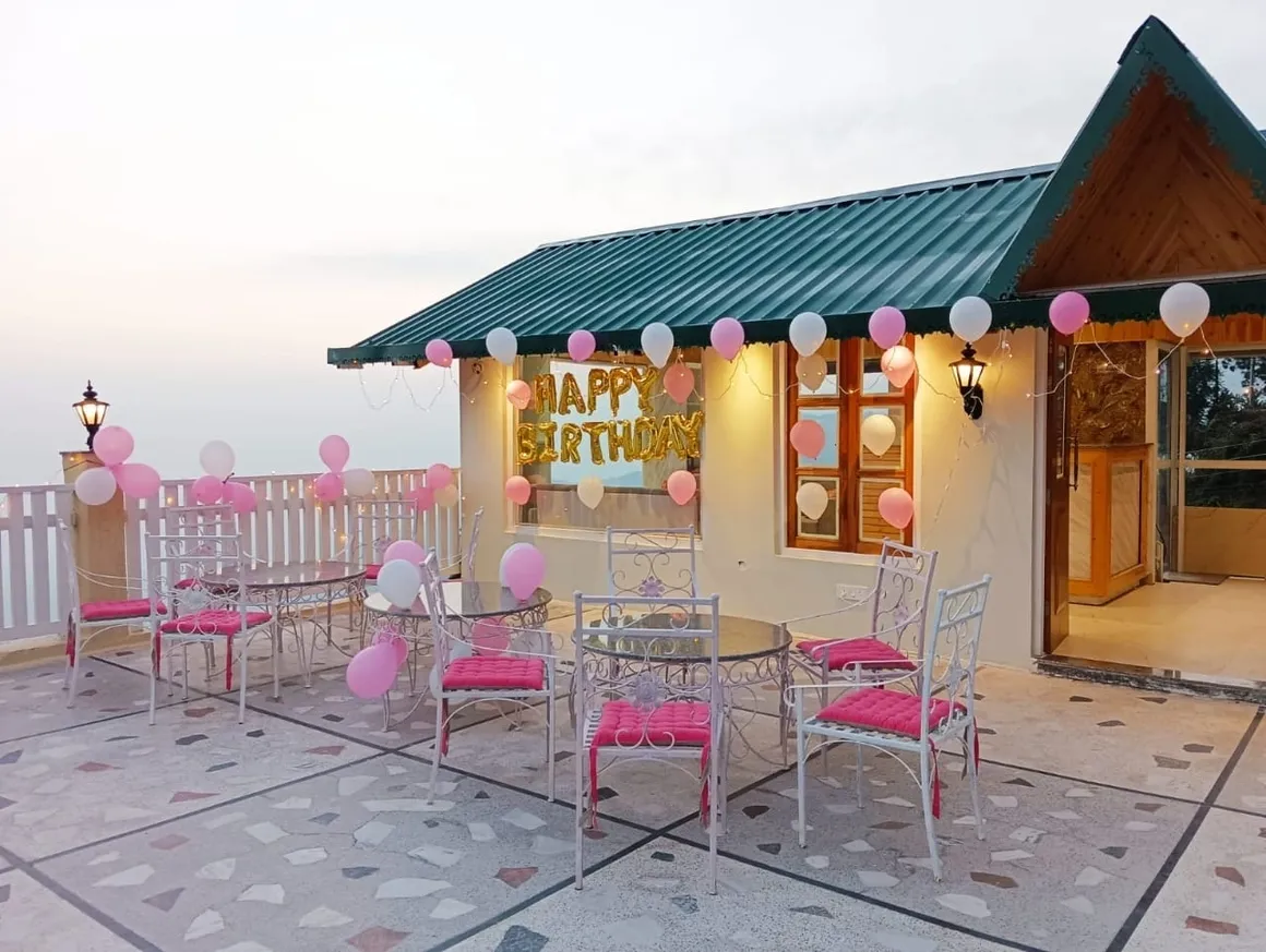 Spring Wood Hotel,Barlowganj,3 star