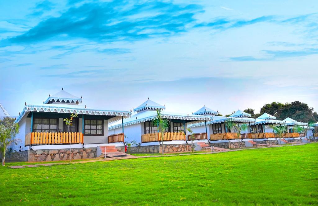 Ananda Resort,Parasar Colony,4 star