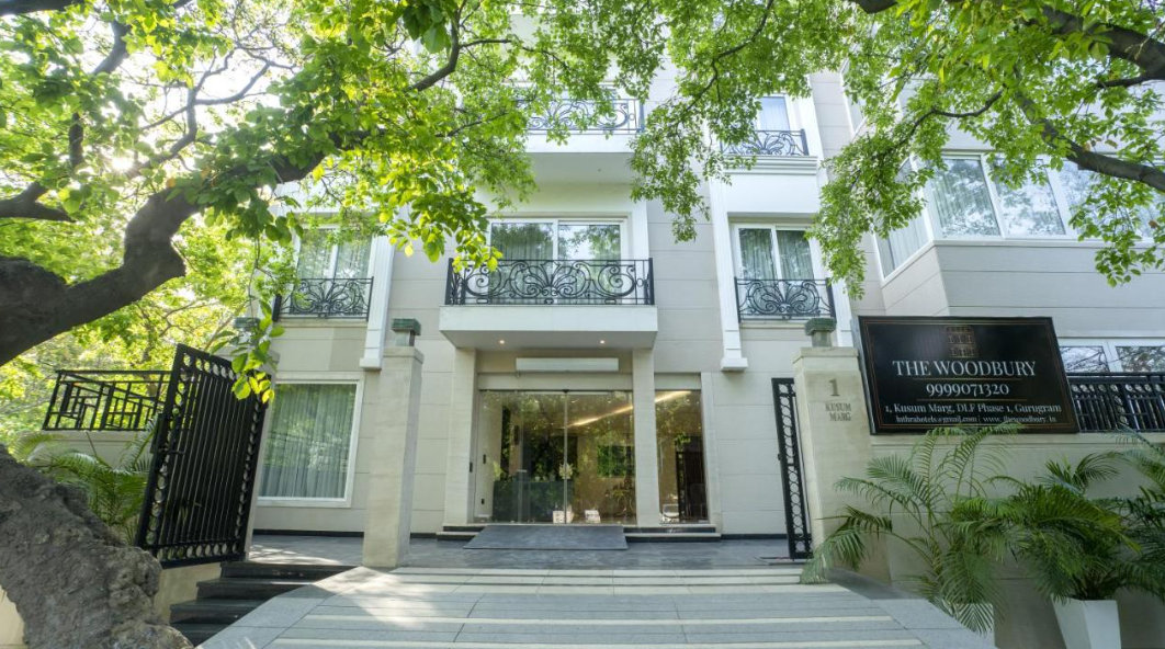 The Woodbury,Dlf Phase 1,3 star