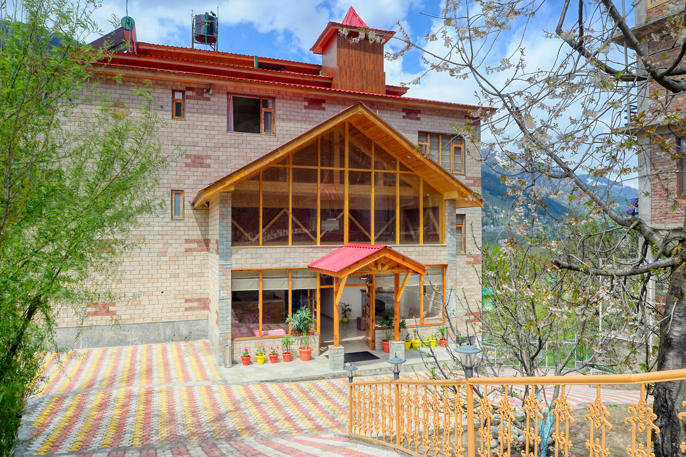 clarks inn suites manali