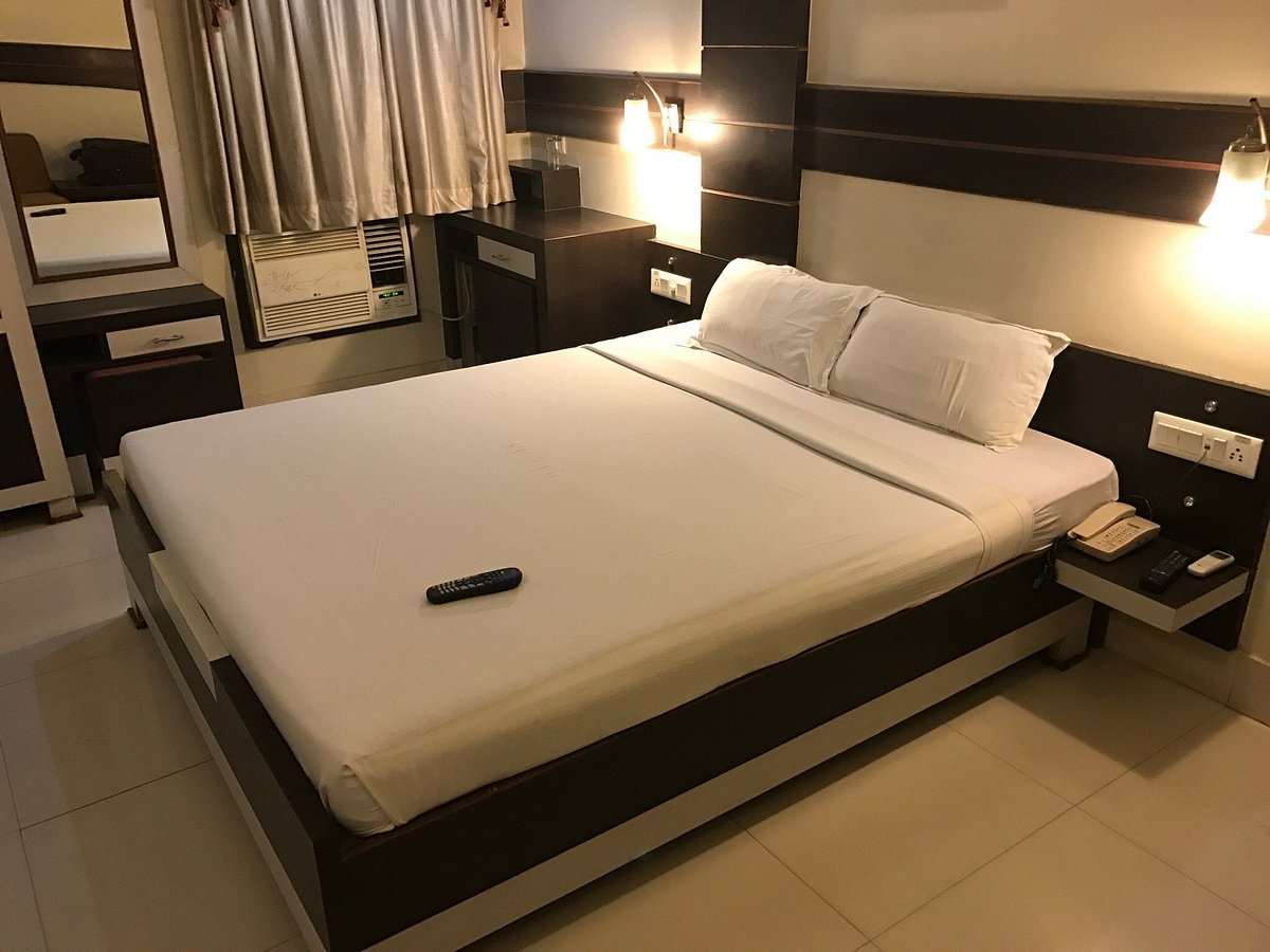 room-image
