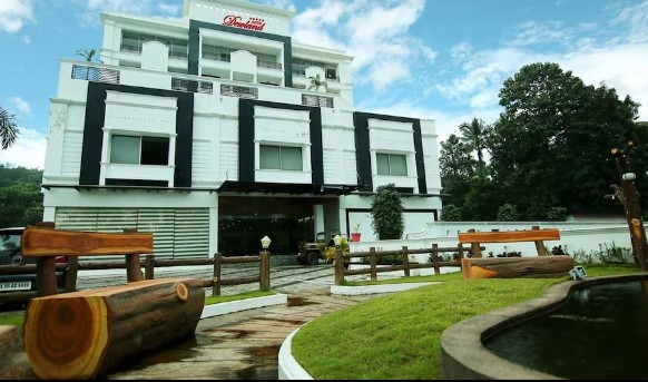 Hotel Dewland,Elamkulam,5 star