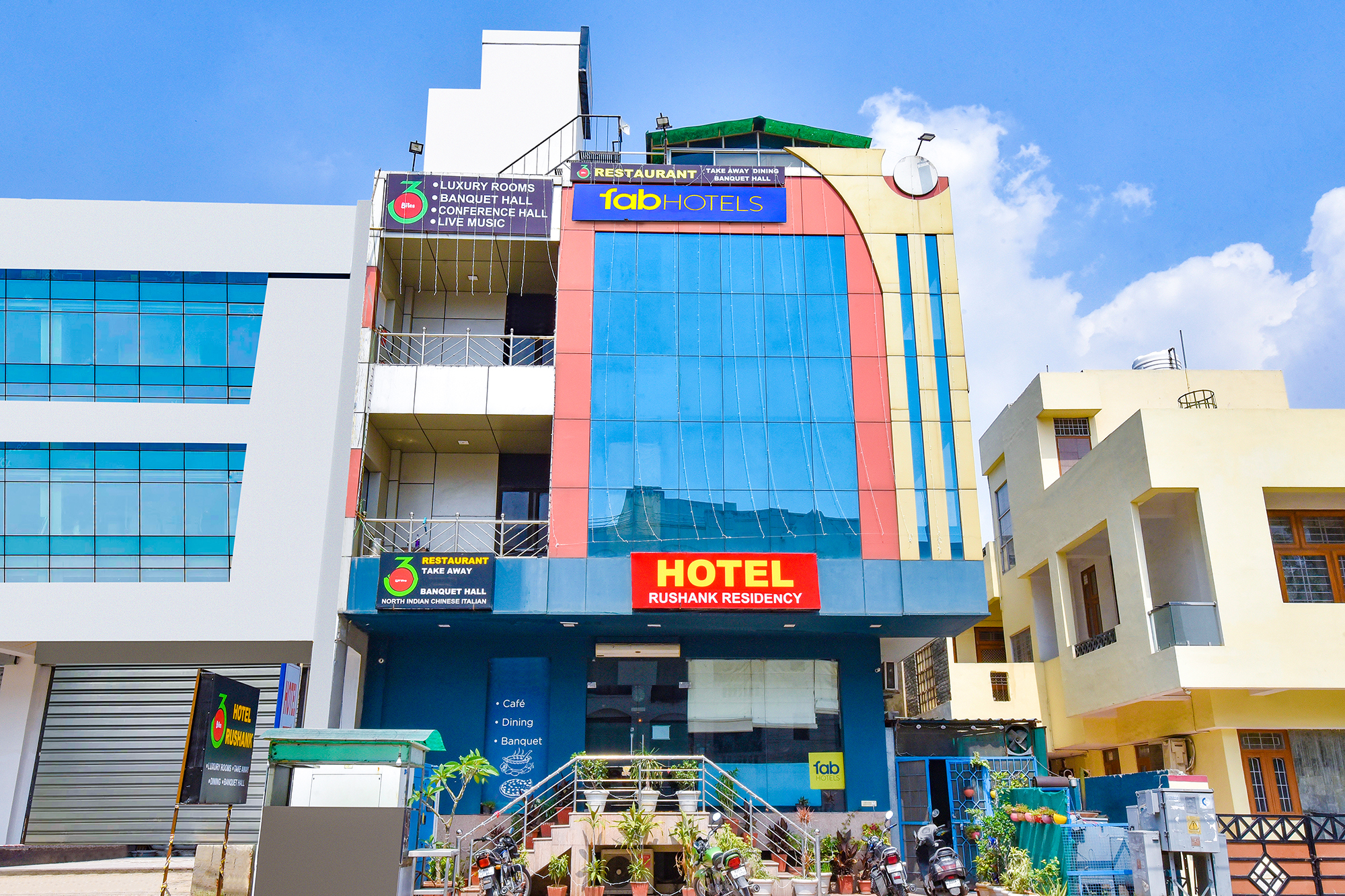 Fabexpress Rushank Residency,C164, Jan Path, Brij Lal Pura, Nirman Nagar,3 star