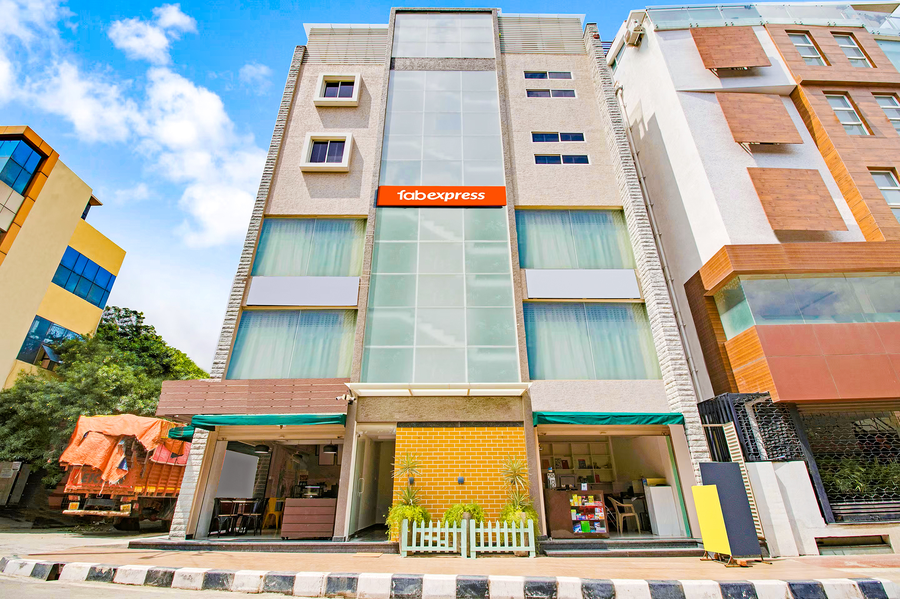 Via Kings Suites Hrbr Layout,,3 star