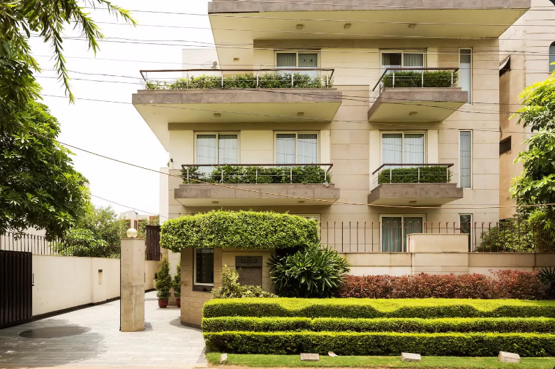 Perch Service Apartments Cyber Park,Golf Course Road,3 star