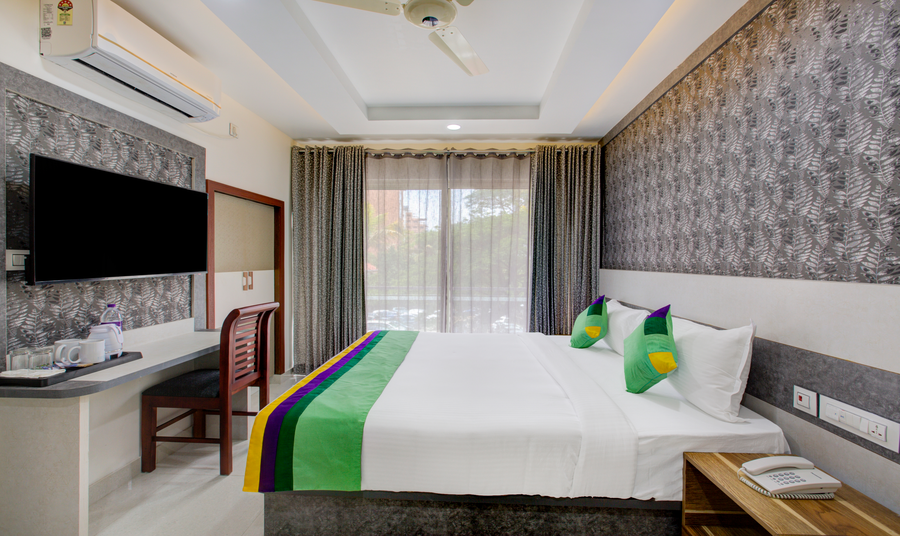 Treebo Love Shore Residency, 290 M From Lakeshore Hospital,Kumbalangi,3 star