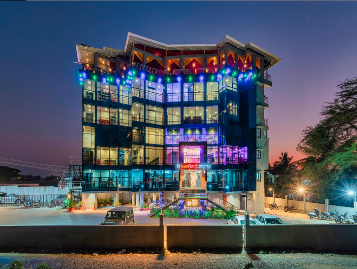 Hotel Amit Executive Inn,Near Pune-Bangalore Highway,3 star