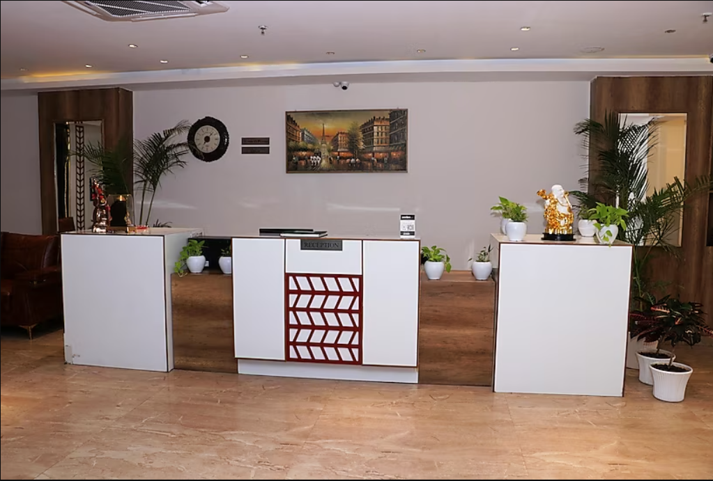 Hotel The Spades,Chandigarh Rd,3 star