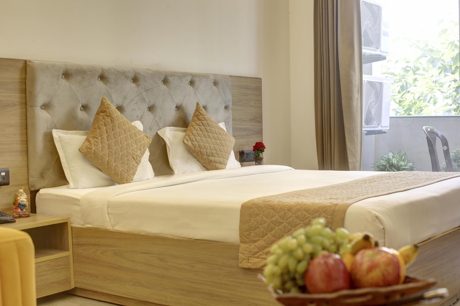 360 Degree Hotel,Sector 39,3 star