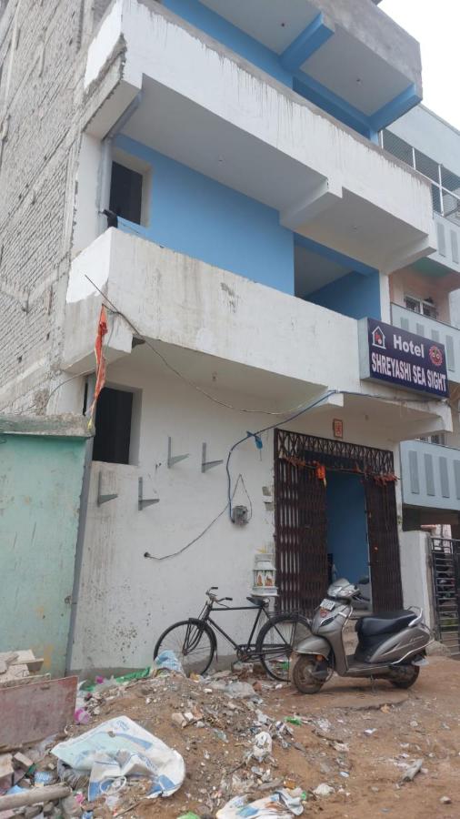 Shreyashi Sea Sight,Baliapanda,Near Gandhi Labour Foundation, Housing Board Colony, Puri, Odisha 752001,2 star