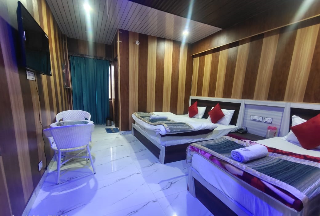 hotel vishnu sarovar