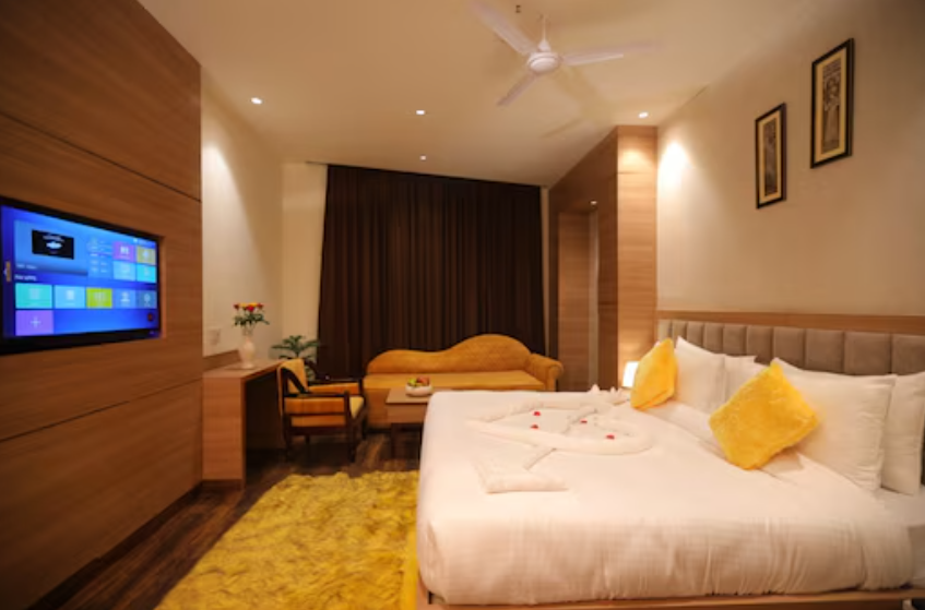 Treehouse London Street Amritsar,Queen's Road,3 star