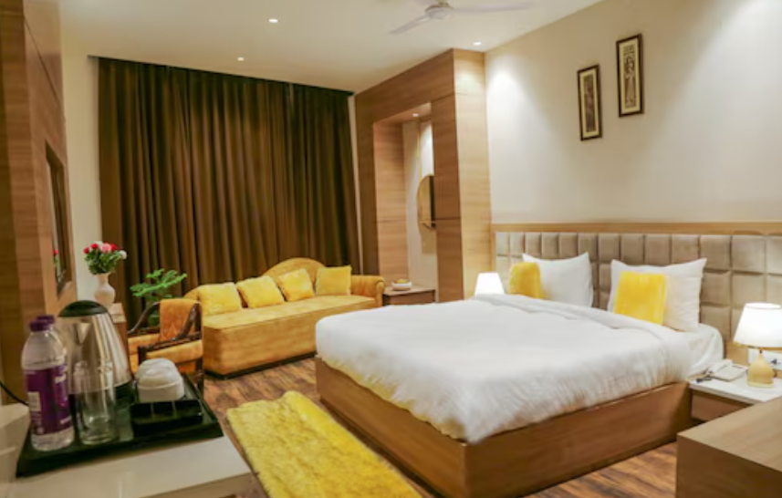 Treehouse London Street Amritsar,Queen's Road,3 star