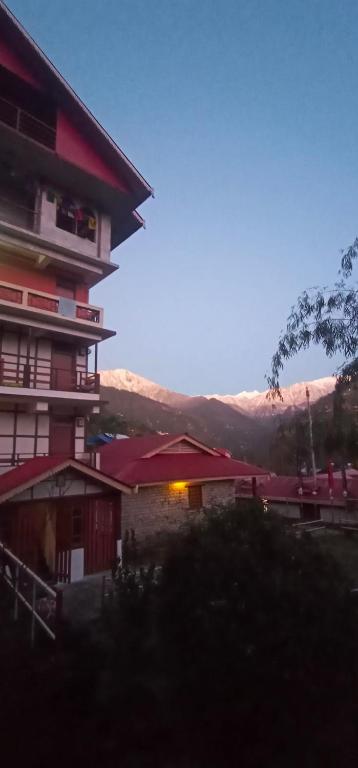 daragoan retreat gurung homestay