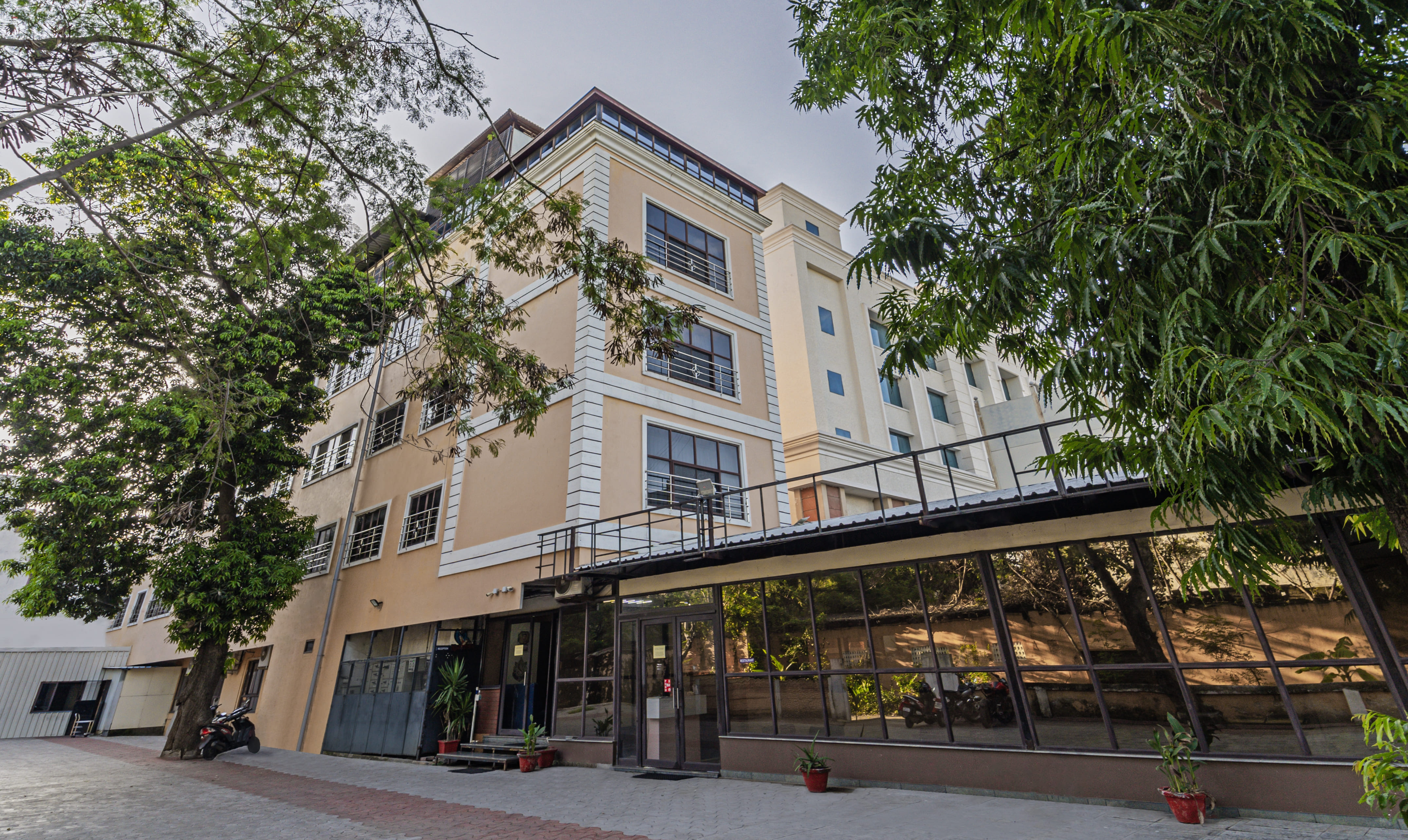 Treebo Eden Park Hotel, 3 Km From Puducherry Airport,1A, 100 Feet Rd, Near Rajiv Gandhi Circle, Thilagar Nagar, Ellaipillaichavadi, Aruthra Nagar, Puducherry, 605009,3 star